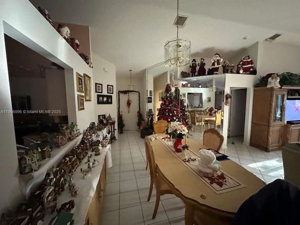 10153 NW 3rd Ct, Plantation FL 33324