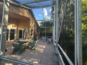 10153 NW 3rd Ct, Plantation FL 33324