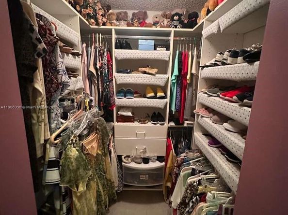 10153 NW 3rd Ct, Plantation FL 33324