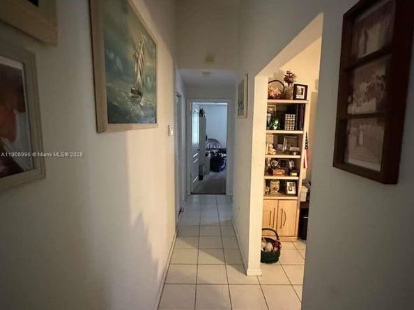 10153 NW 3rd Ct, Plantation FL 33324