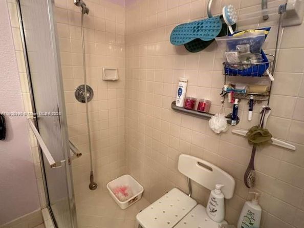 10153 NW 3rd Ct, Plantation FL 33324