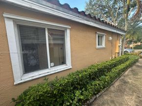 10153 NW 3rd Ct, Plantation FL 33324