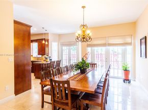 10564 NW 57th St, Doral FL 33178