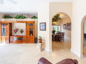 10564 NW 57th St, Doral FL 33178