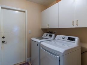 10564 NW 57th St, Doral FL 33178