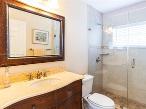 10564 NW 57th St, Doral FL 33178