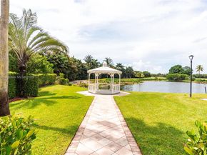 10564 NW 57th St, Doral FL 33178