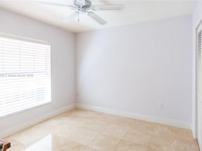 10564 NW 57th St, Doral FL 33178