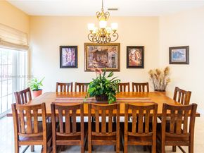 10564 NW 57th St, Doral FL 33178
