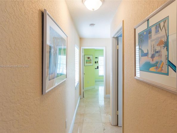 10564 NW 57th St, Doral FL 33178