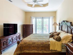 10564 NW 57th St, Doral FL 33178