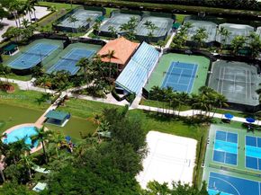 10564 NW 57th St, Doral FL 33178