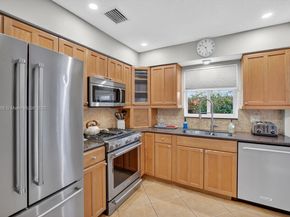 301 NE 48th St, Oakland Park FL 33334