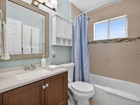 301 NE 48th St, Oakland Park FL 33334