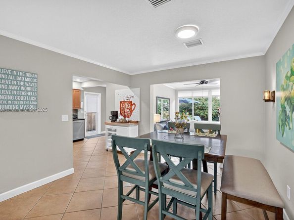 301 NE 48th St, Oakland Park FL 33334