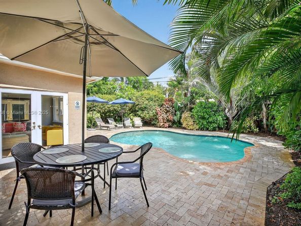 301 NE 48th St, Oakland Park FL 33334