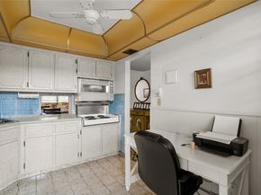 19001 NE 14th Ave 221, Miami FL 33179