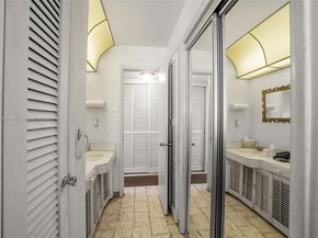 19001 NE 14th Ave 221, Miami FL 33179