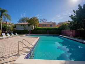 61 NW 110th Ave, Plantation FL 33324