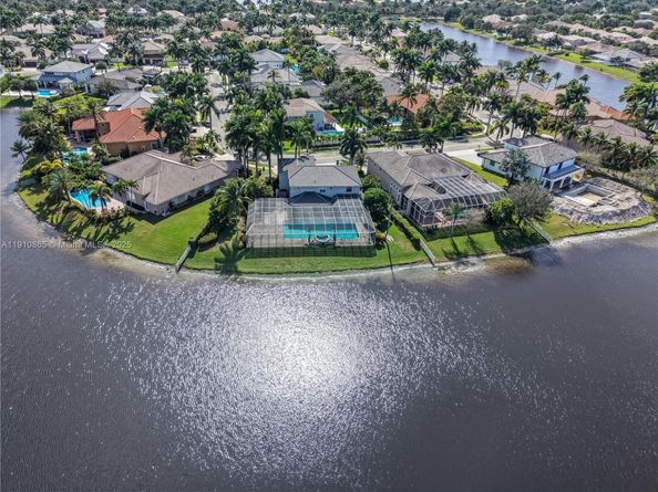 13787 NW 19th Ct, Pembroke Pines FL 33028