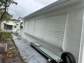 4933 NW 42nd St, Lauderdale Lakes FL 33319