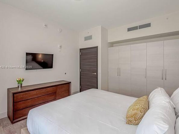 777 N Ocean Dr N401, Hollywood FL 33019