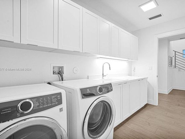 348 Desoto St, Hollywood FL 33019