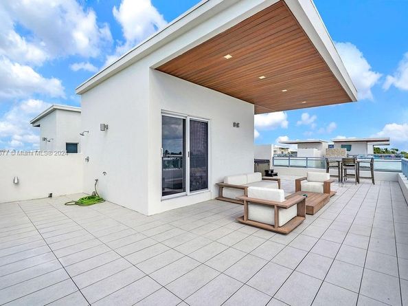 348 Desoto St, Hollywood FL 33019