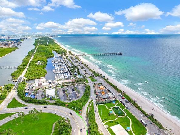 348 Desoto St, Hollywood FL 33019
