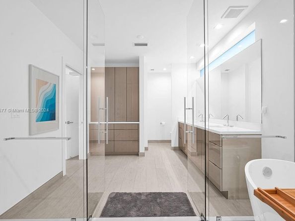 348 Desoto St, Hollywood FL 33019