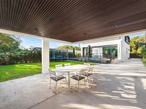 2572 NE 182nd Ter, North Miami Beach FL 33160