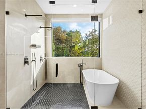 2572 NE 182nd Ter, North Miami Beach FL 33160