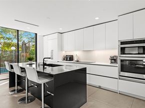 2572 NE 182nd Ter, North Miami Beach FL 33160