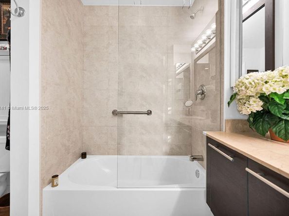 1900 N Bayshore Dr 5103, Miami FL 33132