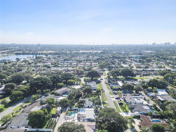 3329 Coolidge St, Hollywood FL 33021