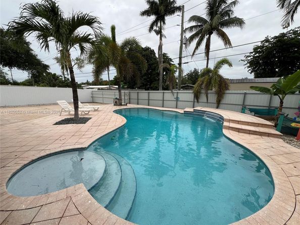 3329 Coolidge St, Hollywood FL 33021