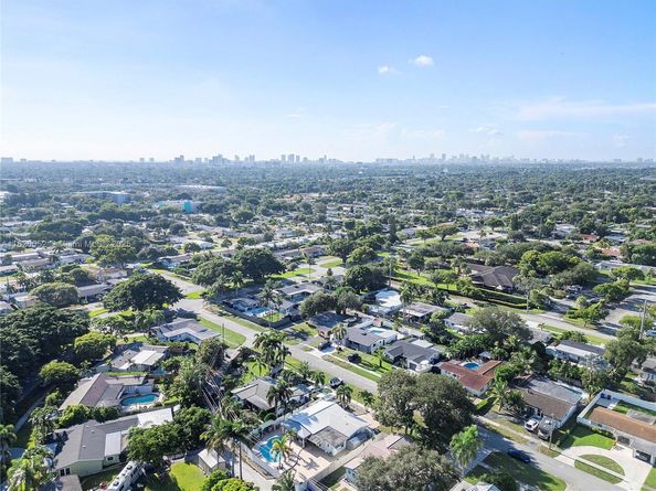 3329 Coolidge St, Hollywood FL 33021
