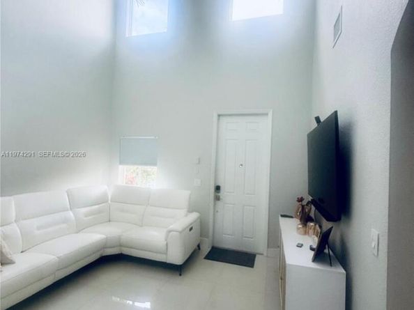 4106 NE 25th St, Homestead FL 33033