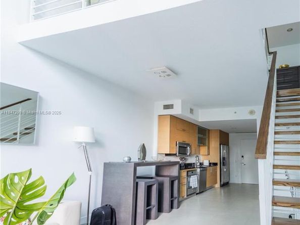 60 SW 13th St 3222, Miami FL 33130