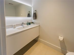 60 SW 13th St 3222, Miami FL 33130