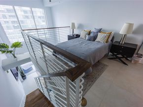 60 SW 13th St 3222, Miami FL 33130