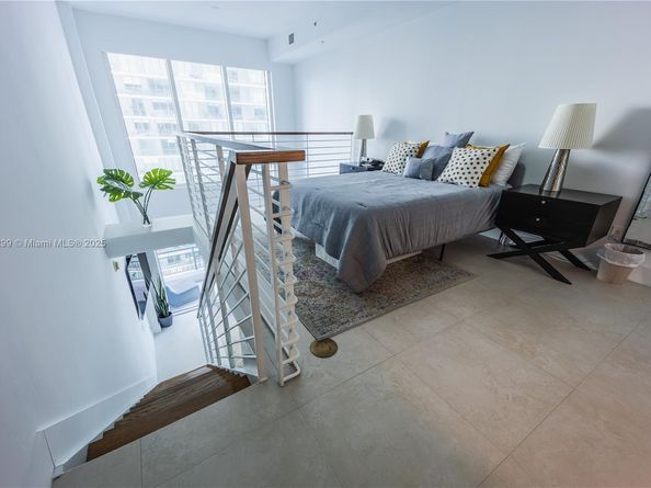 60 SW 13th St 3222, Miami FL 33130