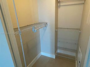 60 SW 13th St 3222, Miami FL 33130