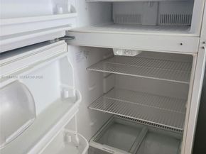 488 NW 165th St Rd B408, Miami FL 33169