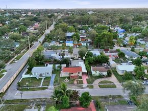 6404 Evans St, Hollywood FL 33024