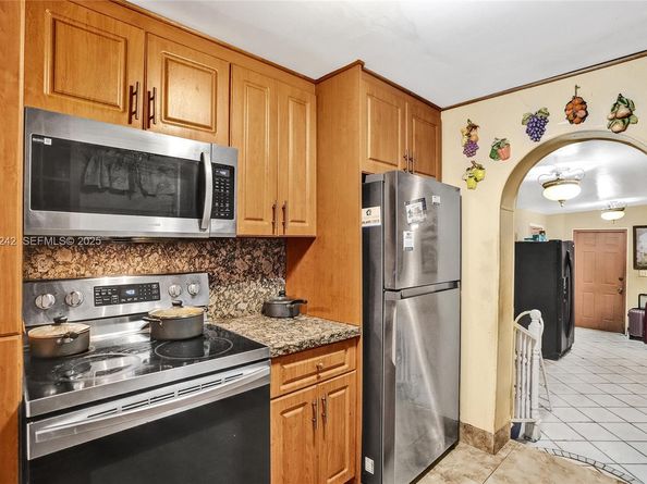 6404 Evans St, Hollywood FL 33024