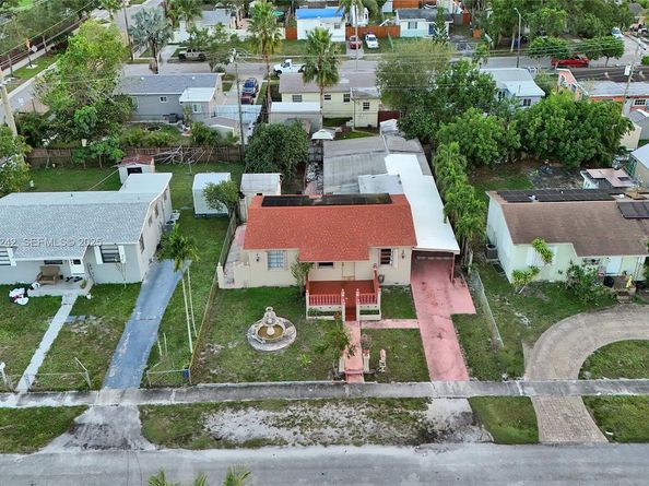 6404 Evans St, Hollywood FL 33024