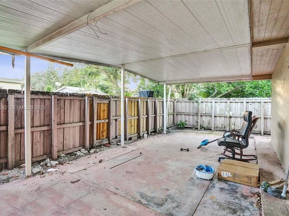 6404 Evans St, Hollywood FL 33024