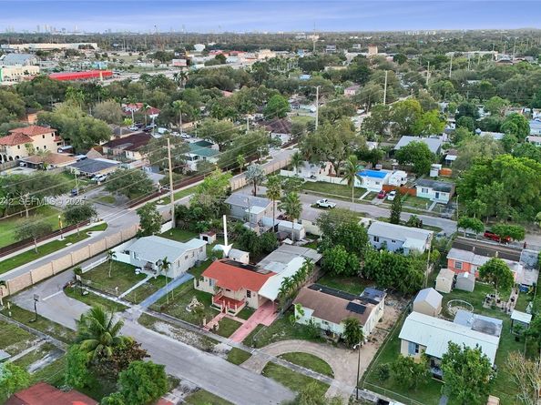 6404 Evans St, Hollywood FL 33024