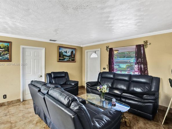 6404 Evans St, Hollywood FL 33024